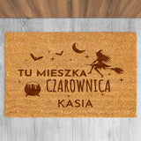 Wycieraczka kokosowa personalizowana - Tu Mieszka Czarownica