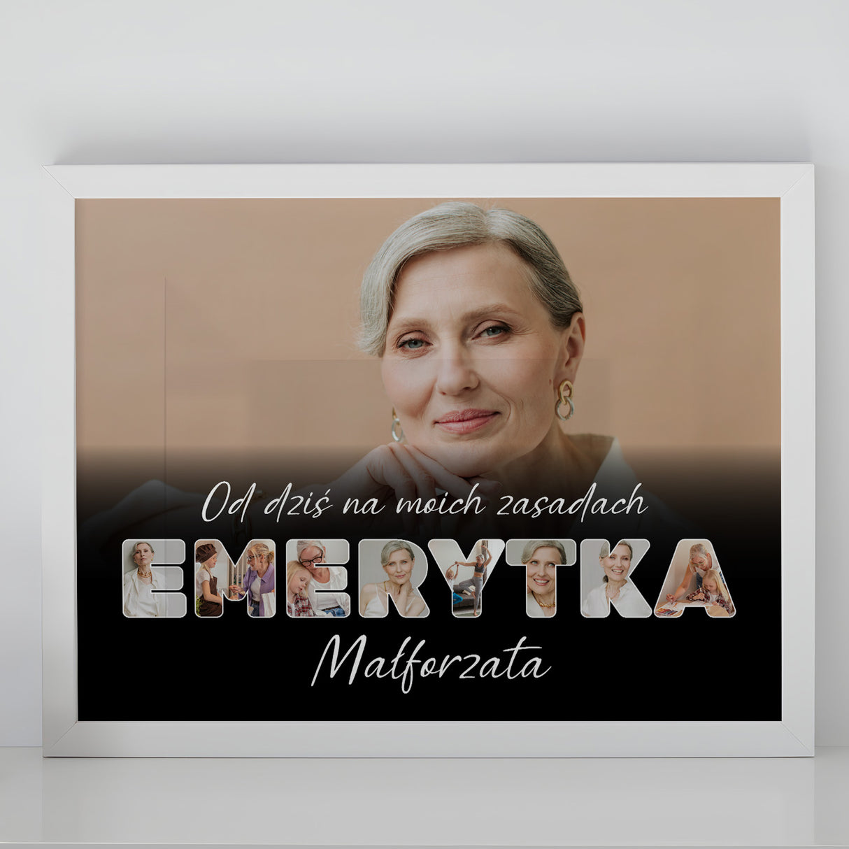 Wydruk w ramce 30x40 - Tekst: EMERYTKA - Poziom