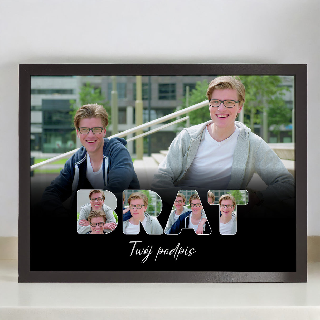 Wydruk w ramce 30x40 - Tekst: BRAT - Poziom
